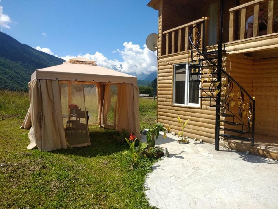 Guest House Guli Mestia Exteriér fotografie